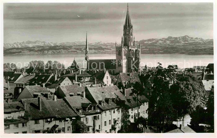 Konstanz Bodensee Stadtbild mit Kirche Blick zum Saentis Alpen