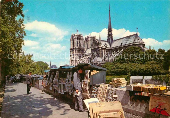 Paris Notre Dame de Paris et les Bouquinistes