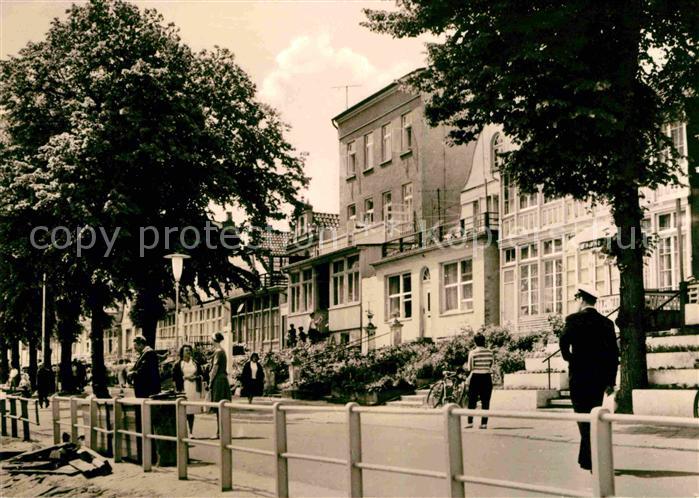 Warnemuende Ostseebad Am Alten Strom