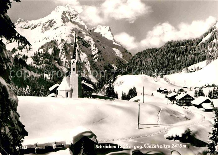 Schroecken Vorarlberg mit Kirche und Kuenzelspitze
