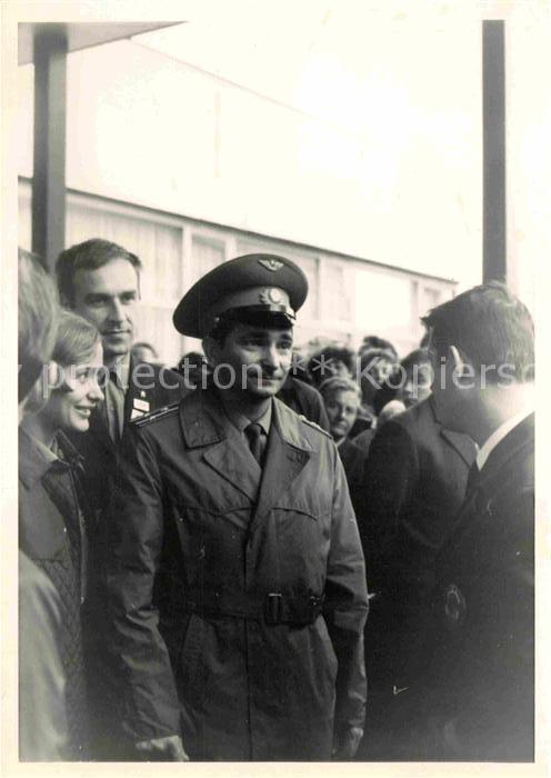 DRESDEN Elbe Militaer Uniform Jugendfestival