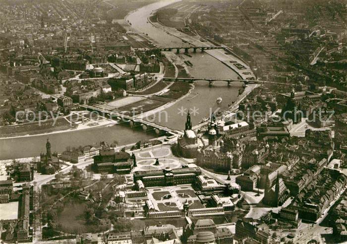 DRESDEN Elbe Altstadt Neustadt