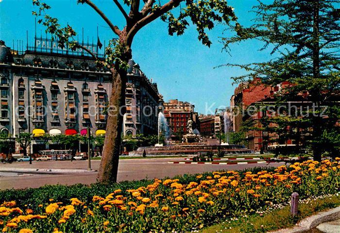Madrid Spain Neptuno Blumenbeet Neptunbrunnen
