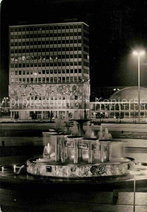 BERLIN  CITY Haus des Lehrers Brunnen Alexanderplatz Nachtaufnahme Hauptstadt de