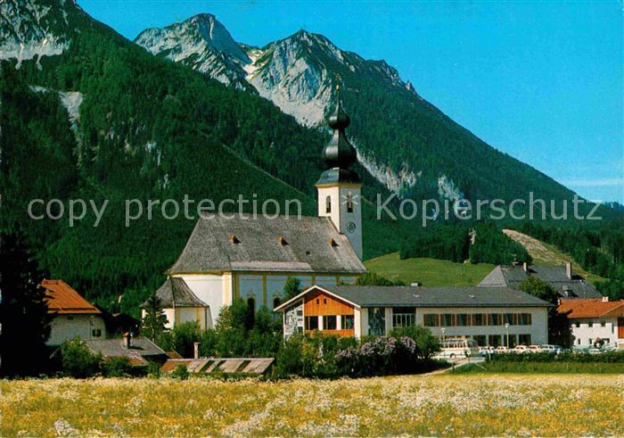 Inzell Traunstein Bayern Ortsansicht mit Kirche Rauschberg Chiemgauer Alpen