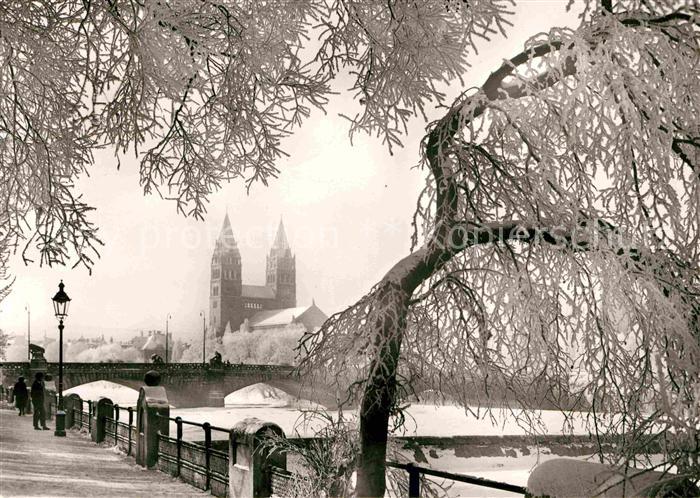 Muenchen Bayern Winter Isar