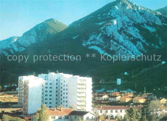 Vraza Wraza Fliegeraufnahme mit Hochhaeusern