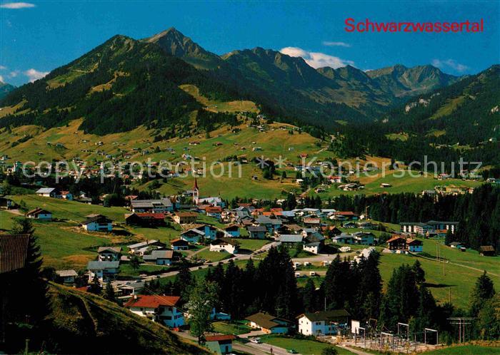 Riezlern Kleinwalsertal Vorarlberg mit Walmendingerhorn und Schwarzwassertal