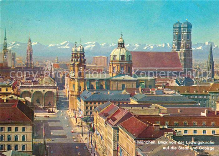 Muenchen Bayern Blick von der Ludwigskirche auf die Stadt und Gebirge Frauenkirc