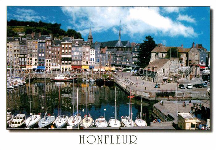 Honfleur Le vieux bassin Quai Sainte Catherine et ses facades typiques