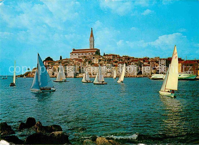 Rovinj Istrien Ansicht vom Meer aus Segelboote Kirche