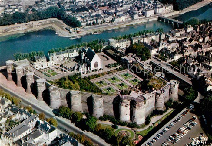 Angers Vue aerienne Le chateau Les 17 tours