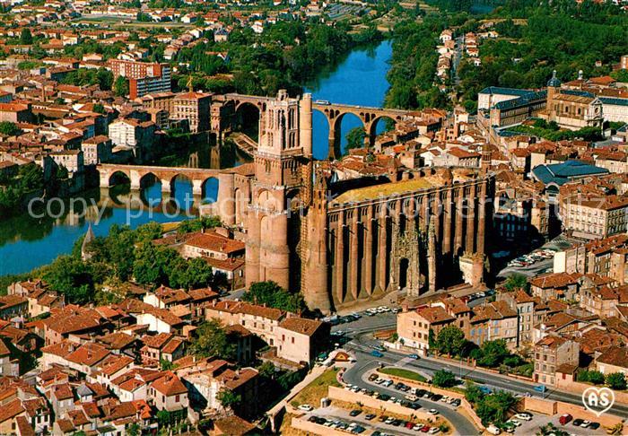 Albi Tarn Vue aerienne sur la Basilique Ste Cecile Ponts sur le Tarn