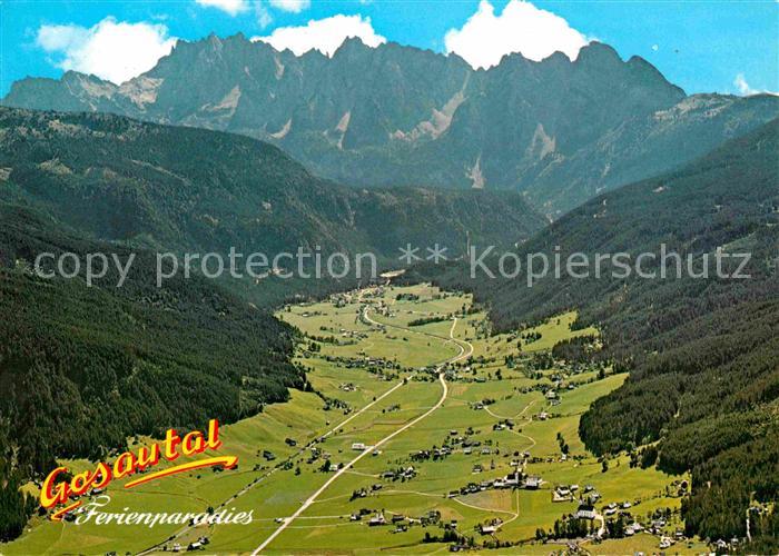 Gosau Oberoesterreich im Gosautal mit Gosaukamm