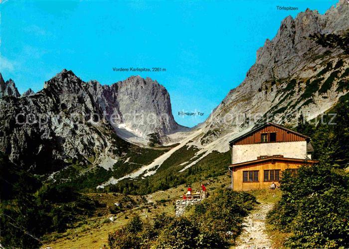 Gaudeamushuette im Wilden Kaiser mit Vorderer Karlspitze Toerlspitzen und Ellmau
