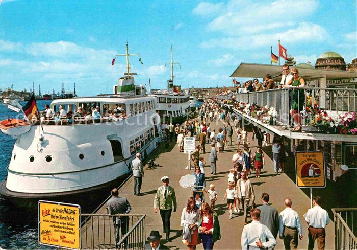 HAMBURG CITY St Pauli Landungsbruecken Ausflugsdampfer Faehren