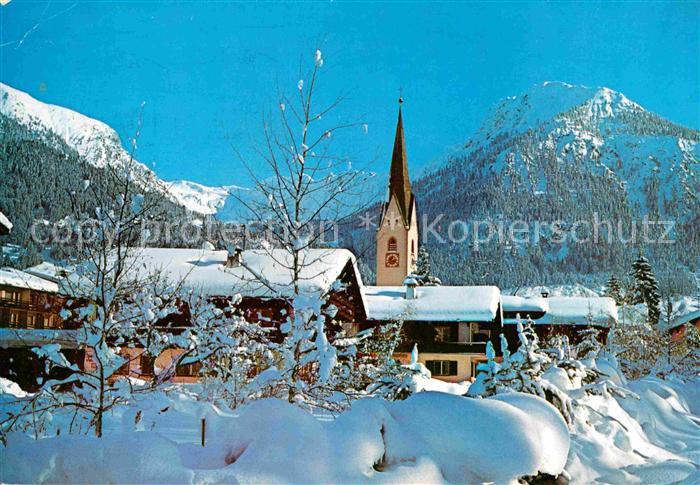 Oberstdorf Kirche mit Allgaeuer Alpen und Schattenberg