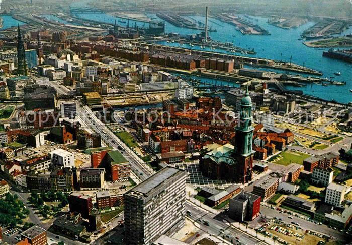 HAMBURG  CITY Ost West Strasse Hafen Michel Wahrzeichen der Stadt Fliegeraufnahm