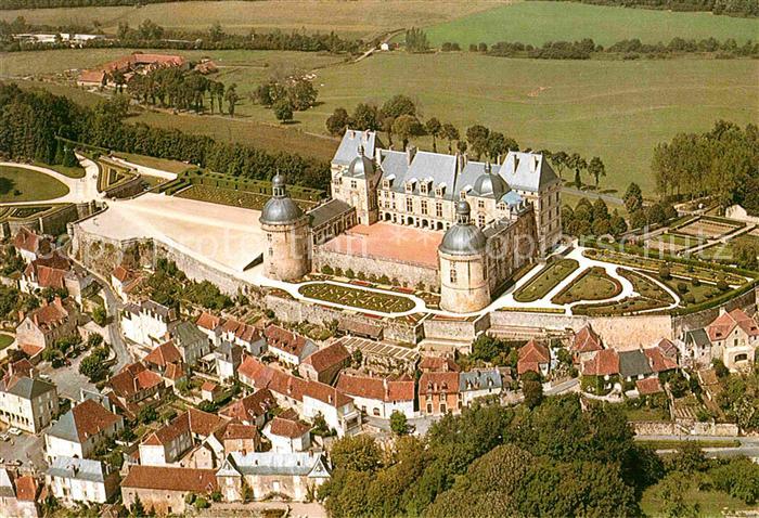 Hautefort Le Chateau XVII siecle vue aerienne