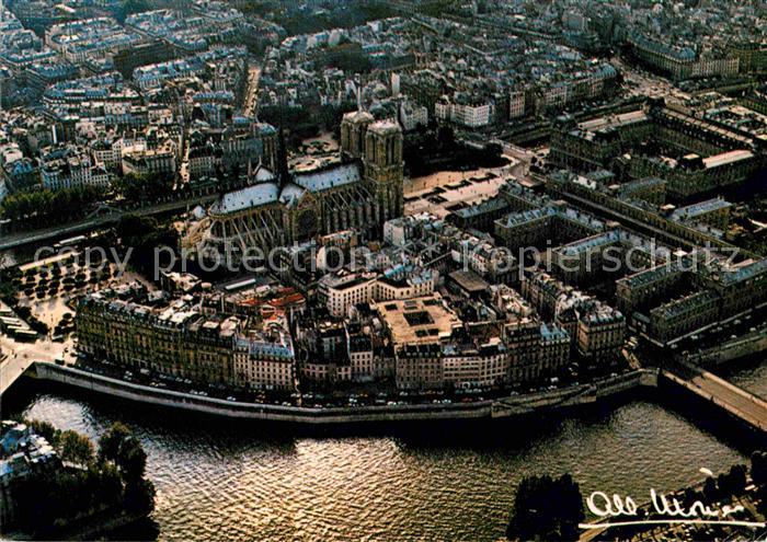 Paris Ile de la Cite et Notre Dame La Seine vue aerienne