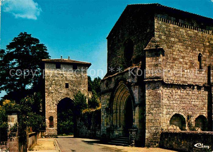 Vianne Portail de l'eglise XIIe siecle et la tour l'Est