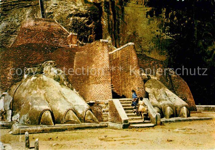 Sri Lanka Sigiriya Lions Paw Steinerne Loewentatzen Ruinen Felsenfestung