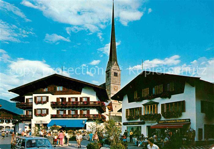 Maria Alm Steinernen Meer Hauptplatz mit Fussgaengerzone Kirche