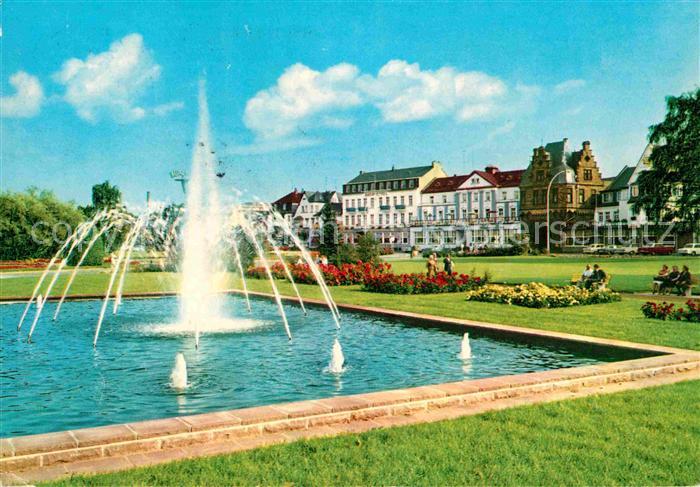 Andernach Rhein Rheinland-Pfalz Springbrunnen in den Rheinanlagen