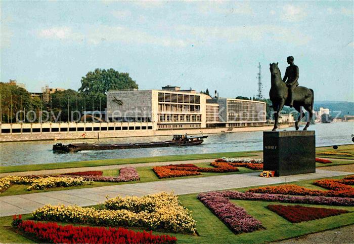 Liege Luettich Kongresspalast mit Denkmal Albert I