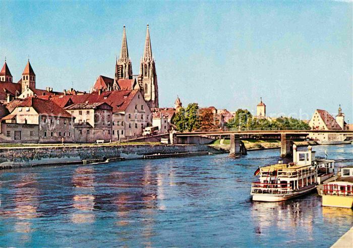 REGENSBURG Bayern Donaupartie mit Domblick