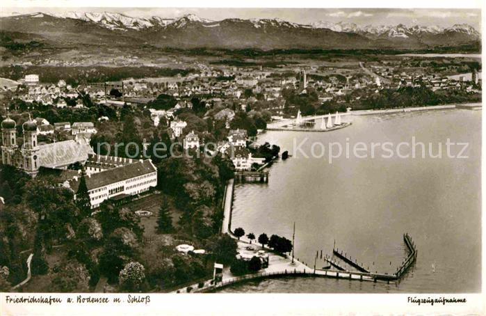 Friedrichshafen Bodensee mit Schloss Alpenpanorama Fliegeraufnahme