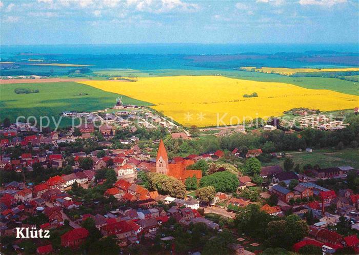 Kluetz Kleinstadt im Kluetzer Winkel Schloss Bothmer Windmuehle Fliegeraufnahme