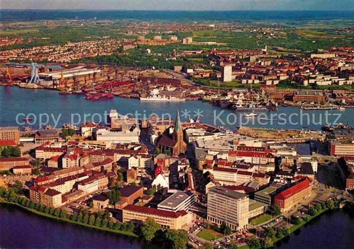 KIEL  CITY Innenstadt mit Blick auf Werften und Ostufer Fliegeraufnahme