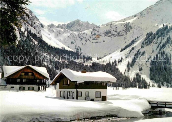 Tannheim Tirol Vilsalpsee mit Lachenspitze Winterpanorama
