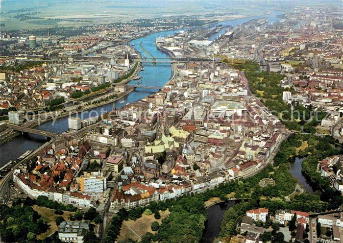 BREMEN  CITY Blick ueber die City Hansestadt Fliegeraufnahme