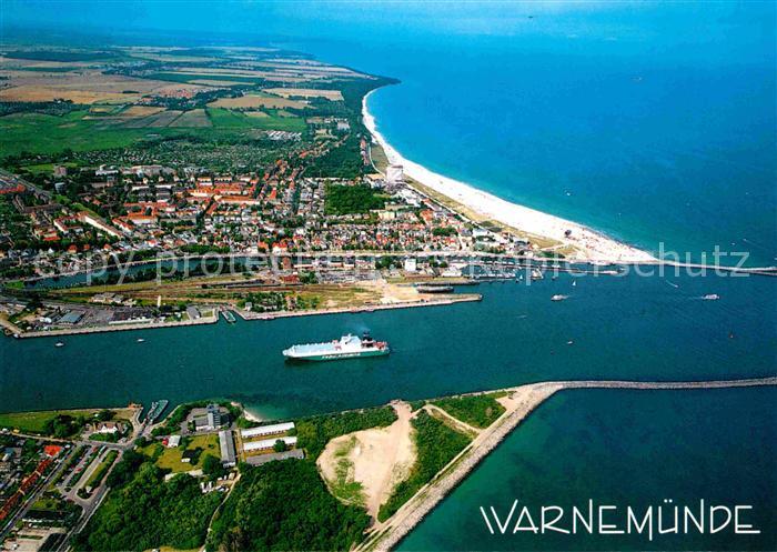 Warnemuende Ostseebad Fliegeraufnahme Hafeneinfahrt