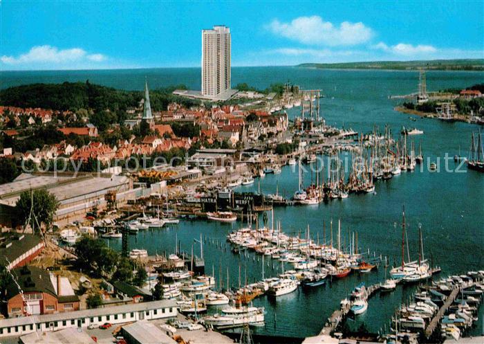 Travemuende Ostseebad Fliegeraufnahme Hafen