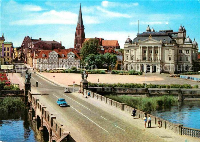 Schwerin Mecklenburg Dom und Theater