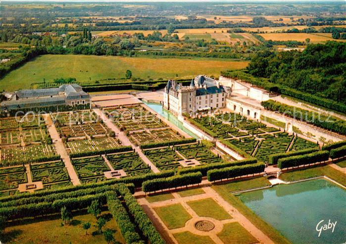 Villandry Chateau et les Jardins Vue aerienne