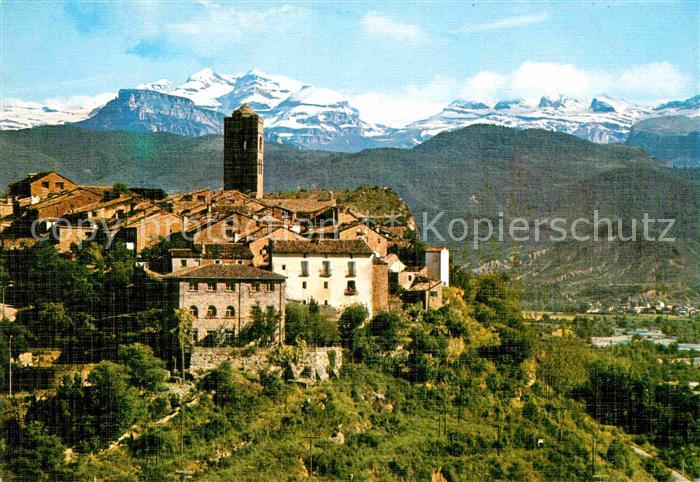 Ainsa Vista parcial al fondo Macizo Monte Perdido