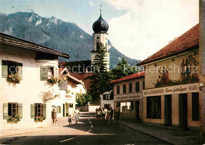OBERAMMERGAU Bayern Dorfpartie mit Pfarrkirche
