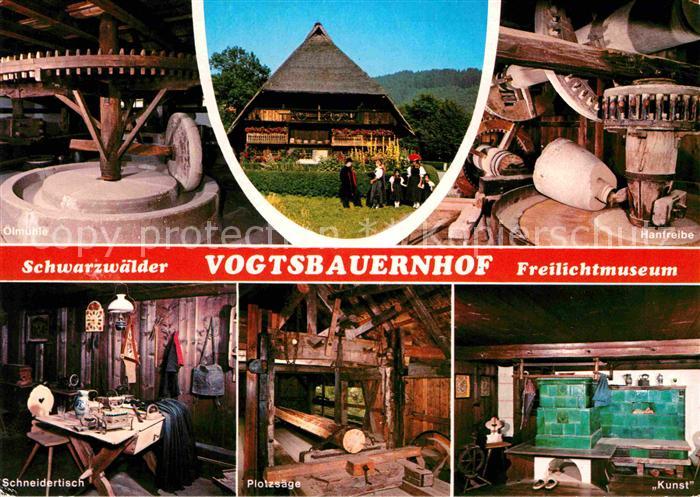 Gutach Schwarzwald Schwarzwaelder Vogtsbauernhof Freilichtmuseum Schneidertisch