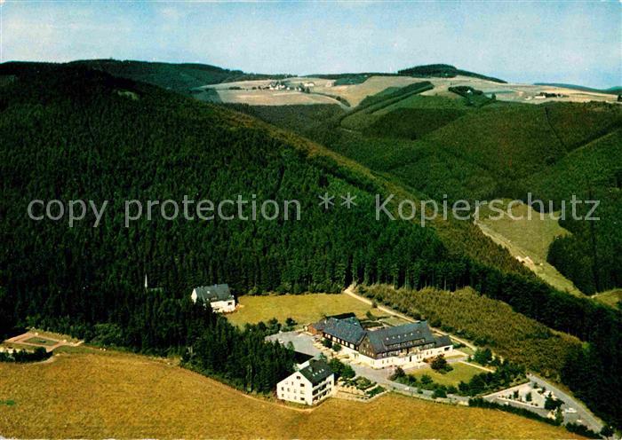 Oberkirchen Sauerland Berghotel Hoher Knochen mit Kapelle Fliegeraufnahme