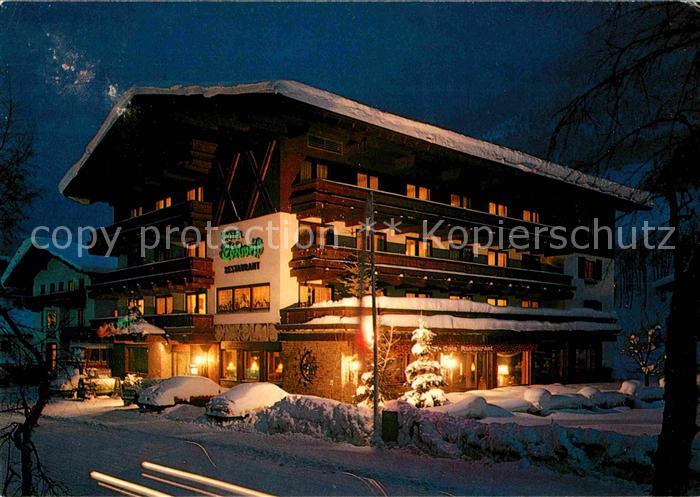 Saalbach-Hinterglemm Bauers Hotel Edelweiss Weihnachtszeit Nachtaufnahme