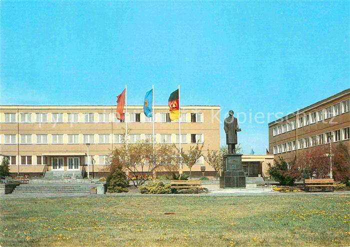 Werder Potsdam Jugendtouristenhotel Denkmal Statue Fahnen