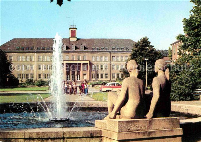 Eisenhuettenstadt Oberschule Wilhelm Pieck in der Heinrich Heine Allee Springbru