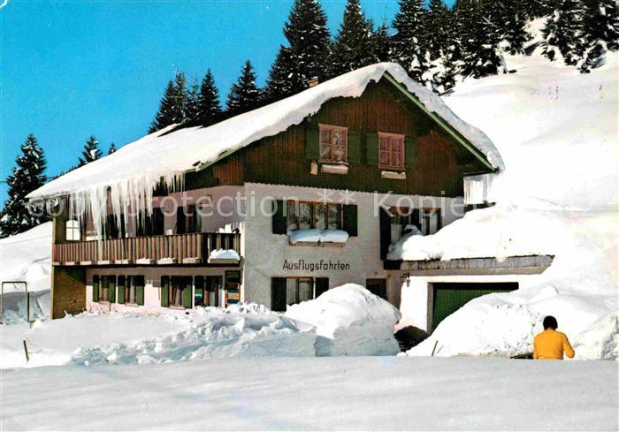 Balderschwang Gaststaette Sonneck im Winter