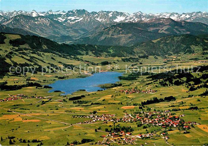 Oy Bad Mittelberg Oberallgaeu Bayern Kneippkurort mit Gruentensee und Allgaeuer