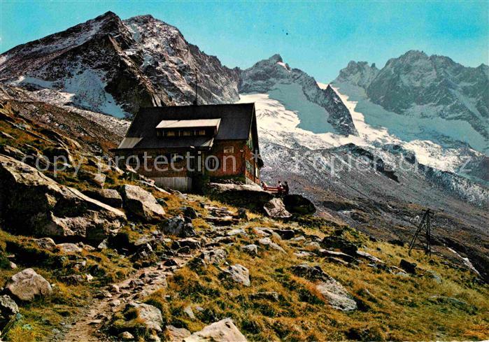 Kasseler Huette in der Stillupp Zillertal Gruend Wand Spitze Kasseler Spitze Kei