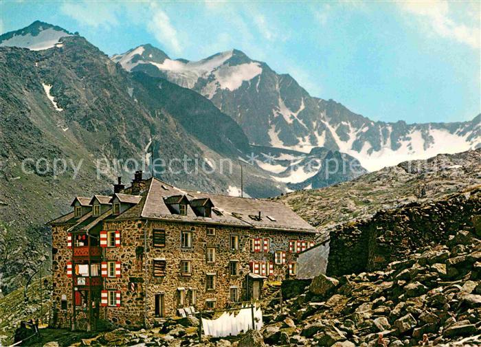 Nuernbergerhuette Berghaus gegen Feuerstein Stubaier Alpen
